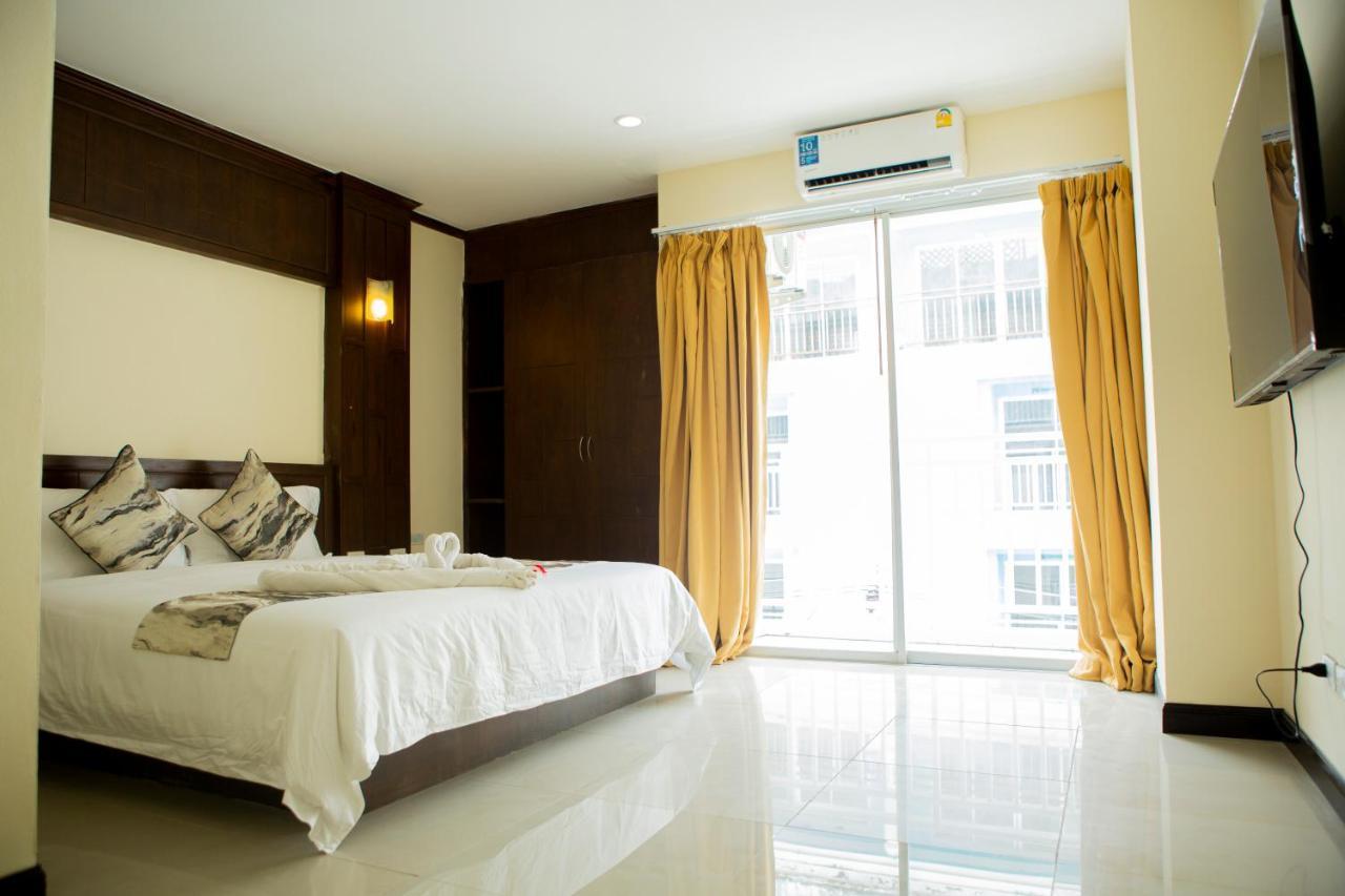 Blue Skyline Hotel Patong Buitenkant foto